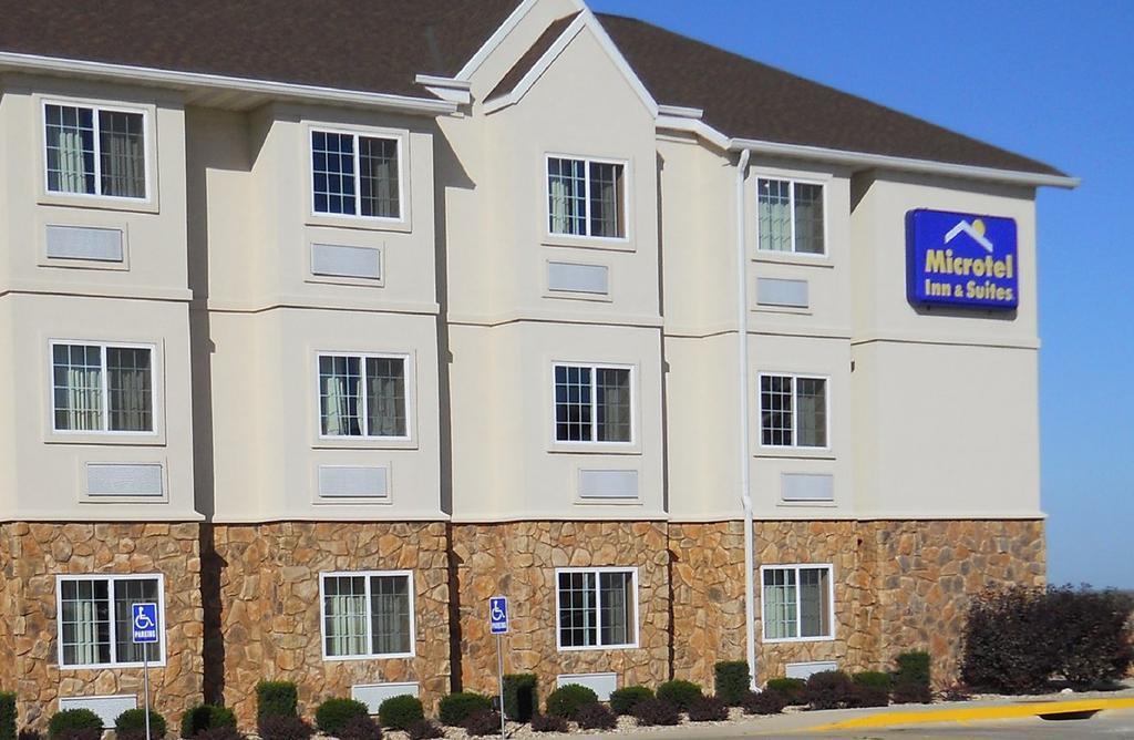 Microtel Inn & Suites By Wyndham Quincy Downtown - River Area Exterior photo